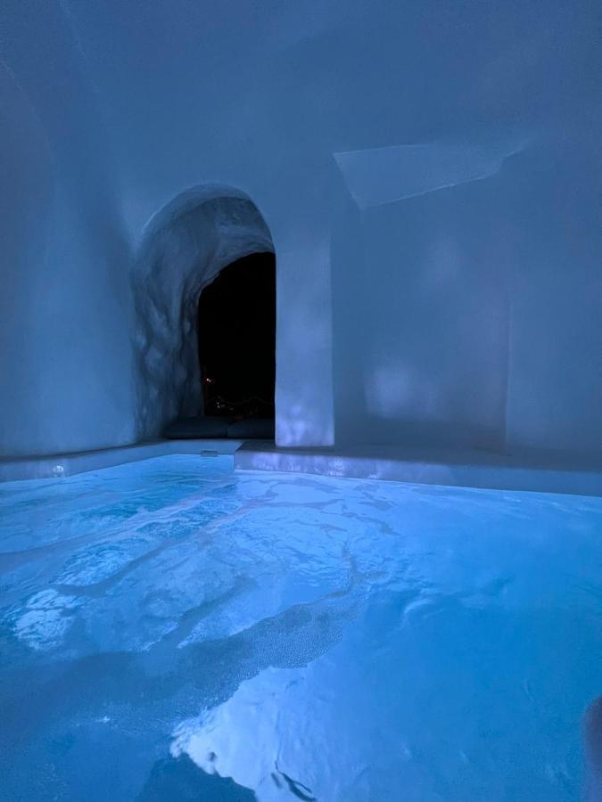 Oinos Luxury Suites Caldera Oia  Exterior photo
